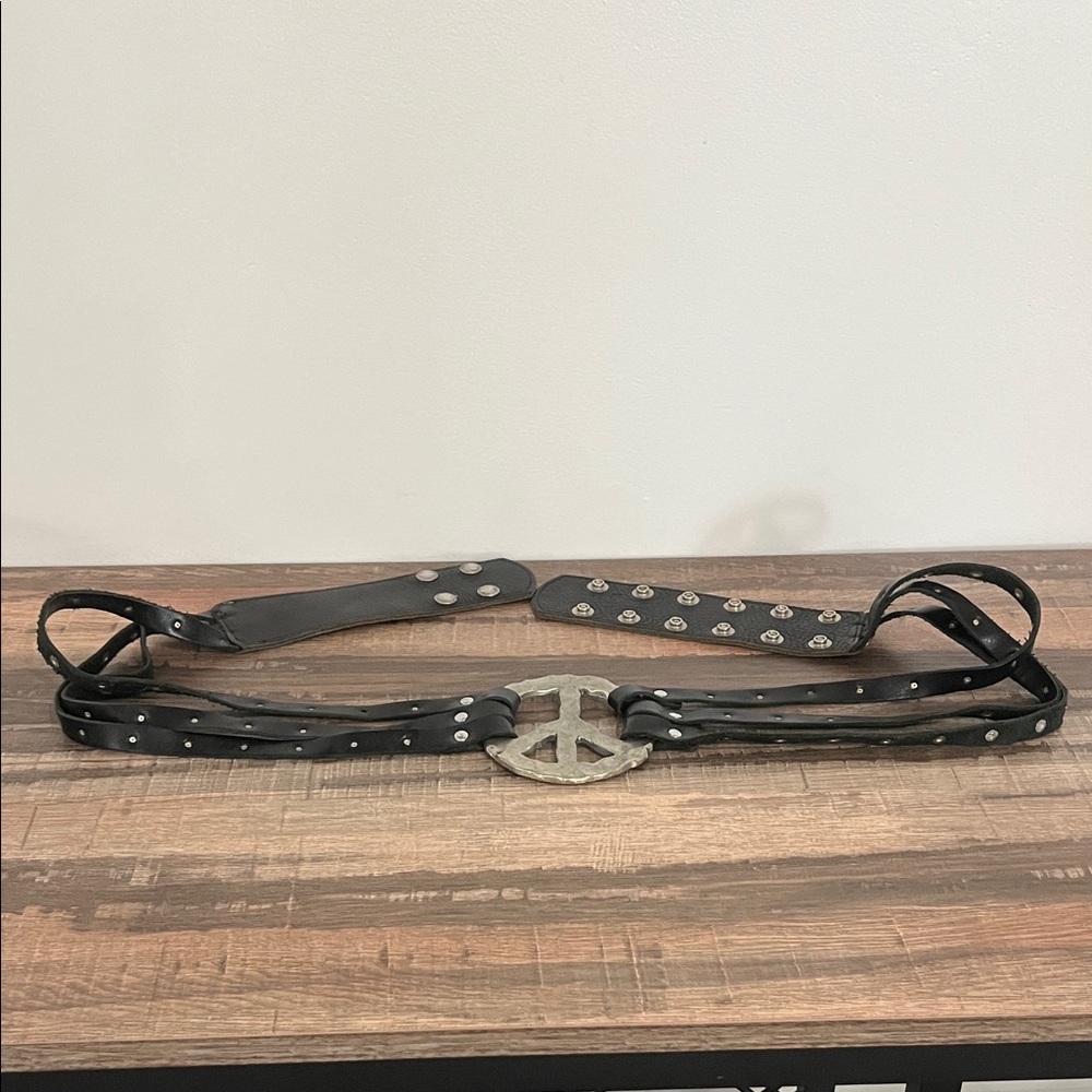 itsus Woodstock Real Good Leather Belt - Black with Red Accent - Picture 4 of 4